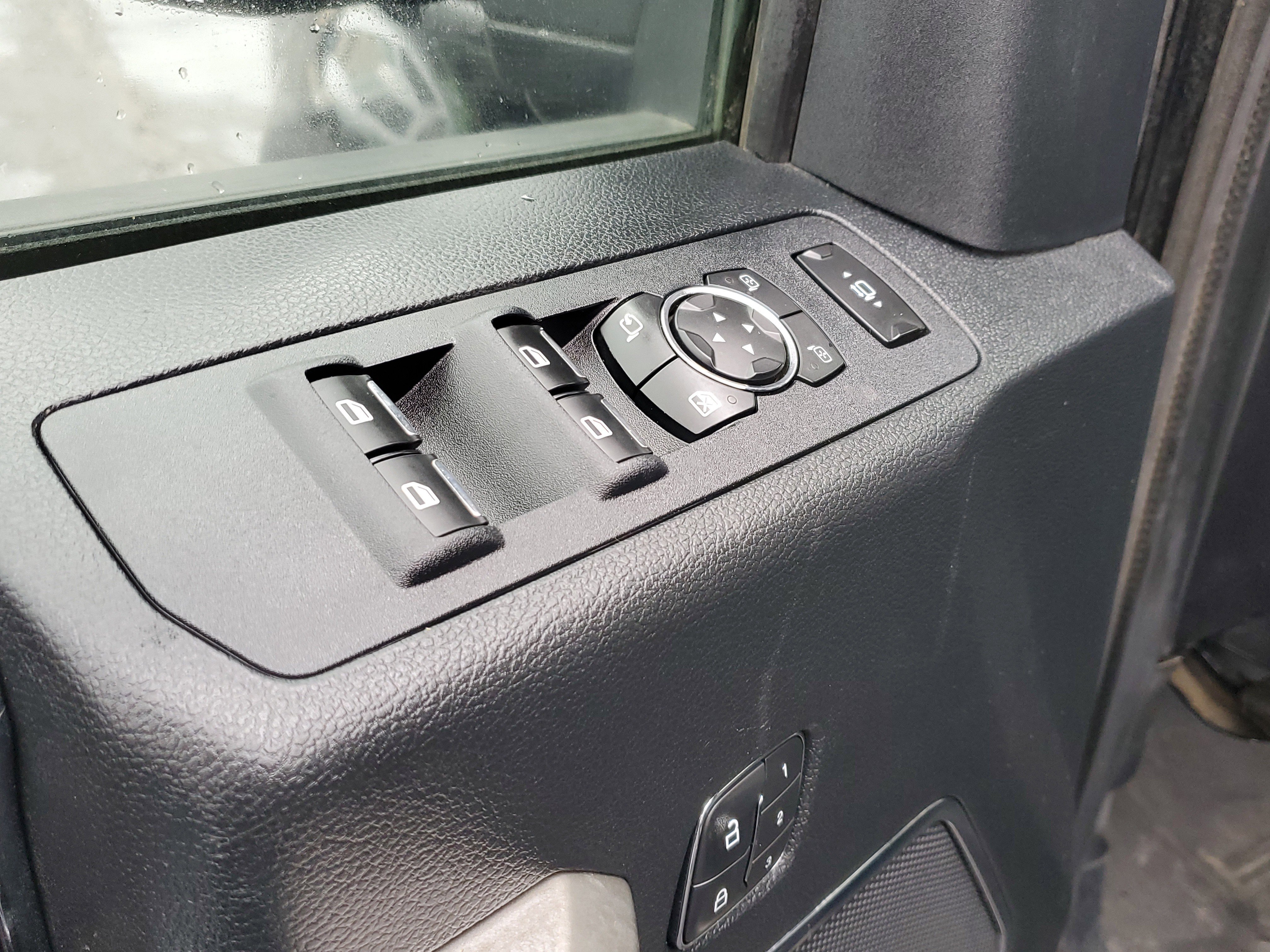 Used 2019 Ford F350 Lariat image 16