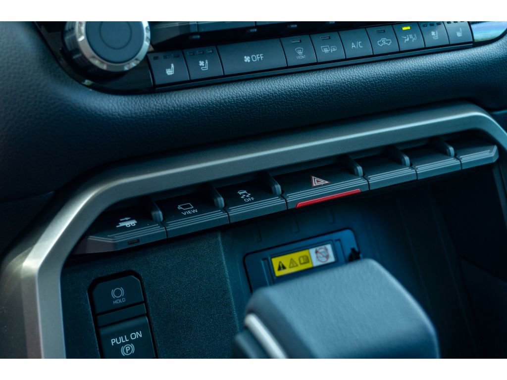 Used 2022 Toyota Tundra Limited AWD/4WD image 27