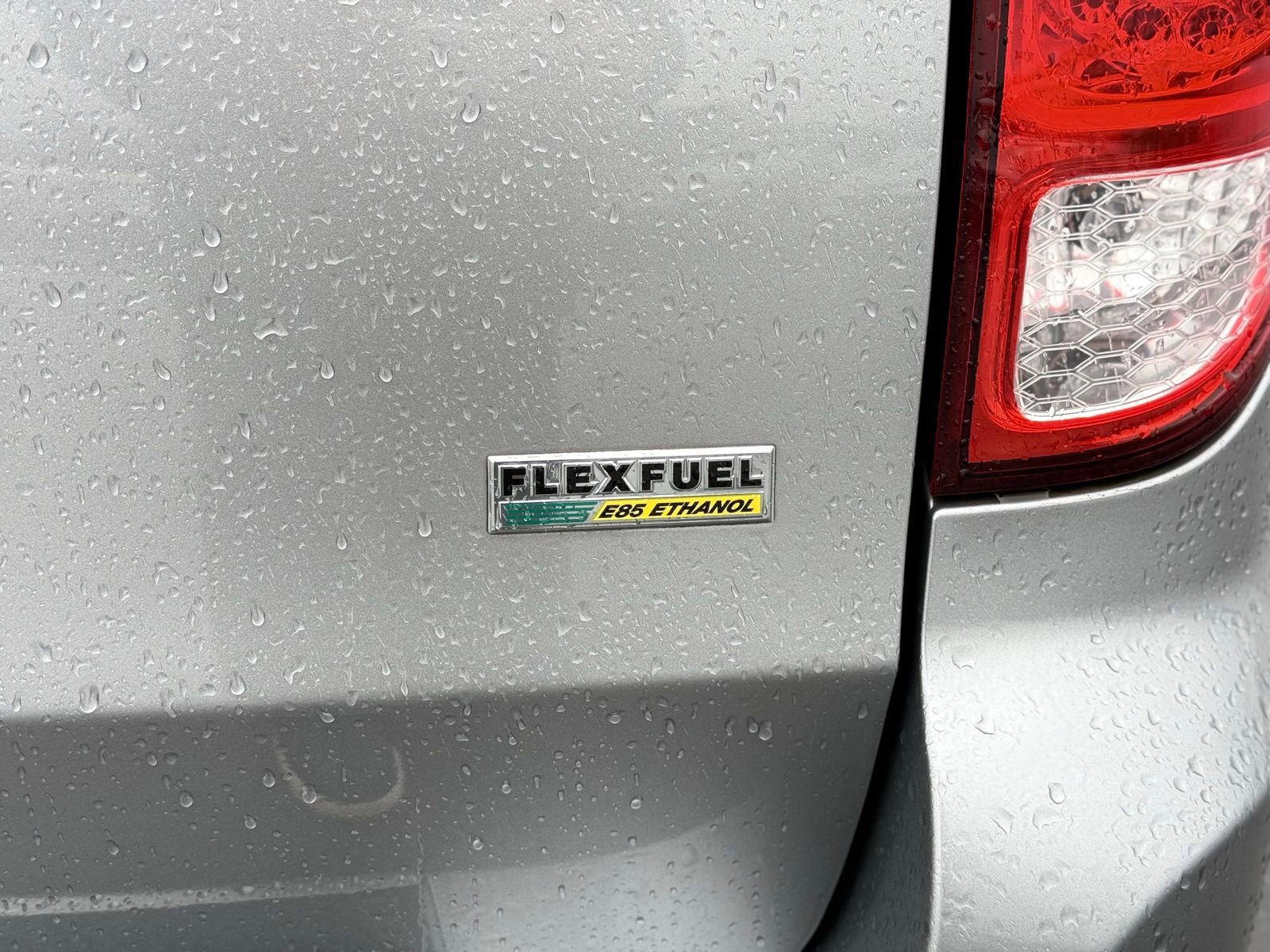 Used 2018 Dodge Grand Caravan SE w/ UConnect Hands-Free Group image 9