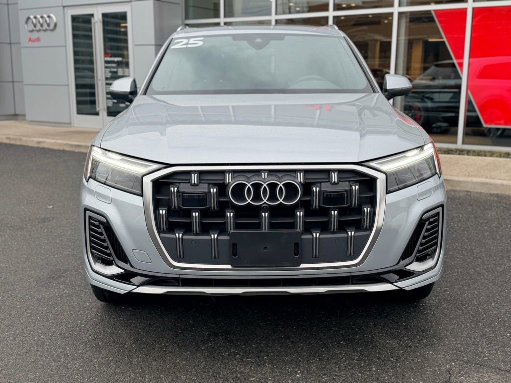 Certified 2025 Audi Q7 3.0T Premium Plus image 9