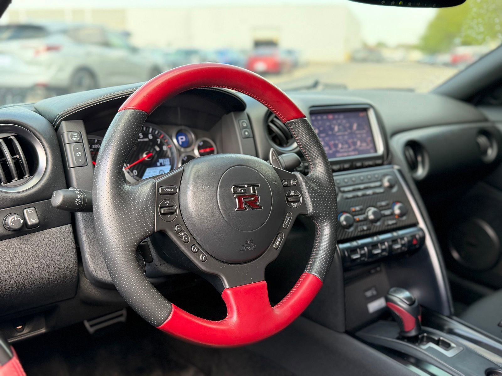 Used 2015 Nissan GT-R Black Edition AWD/4WD image 9
