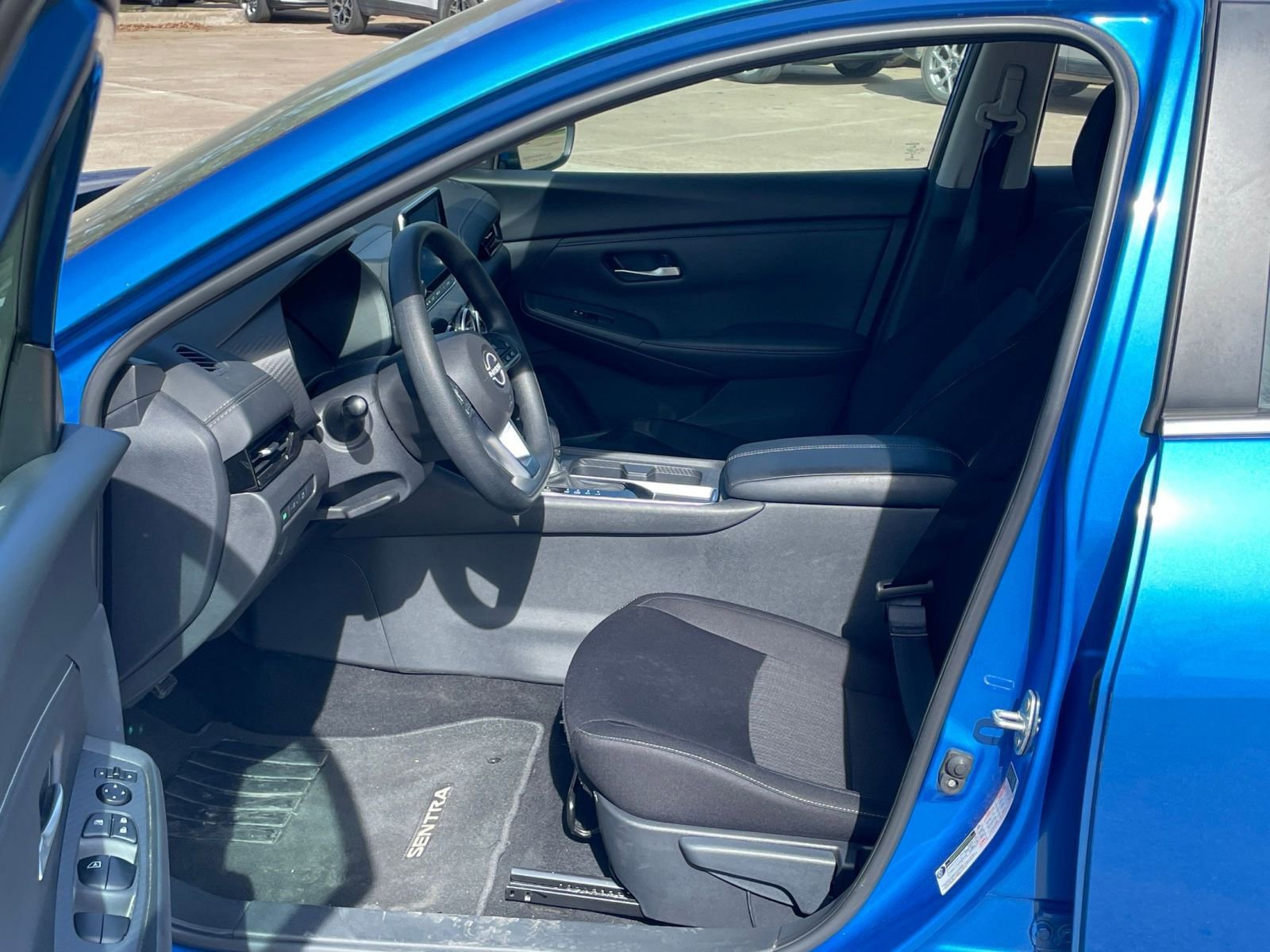 Used 2025 Nissan Sentra SV image 30