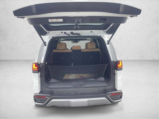 Used 2025 Lexus LX 600 4WD w/ Accessory Package (Z1) image 9