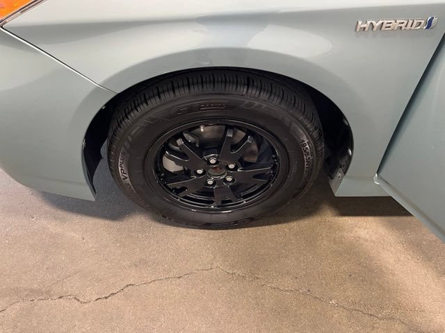 Used 2015 Toyota Prius Three FWD image 30