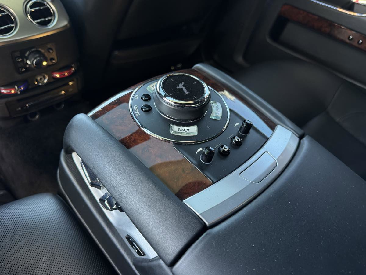 Used 2014 Rolls-Royce Ghost RWD image 19