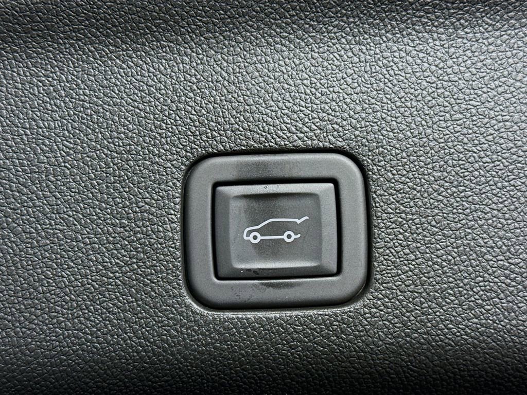 Used 2024 Chevrolet Suburban High Country w/ Advanced Technology Package AWD/4WD image 30