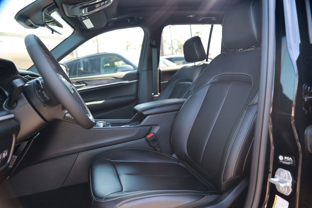 New 2026 Jeep Grand Cherokee Limited image 14