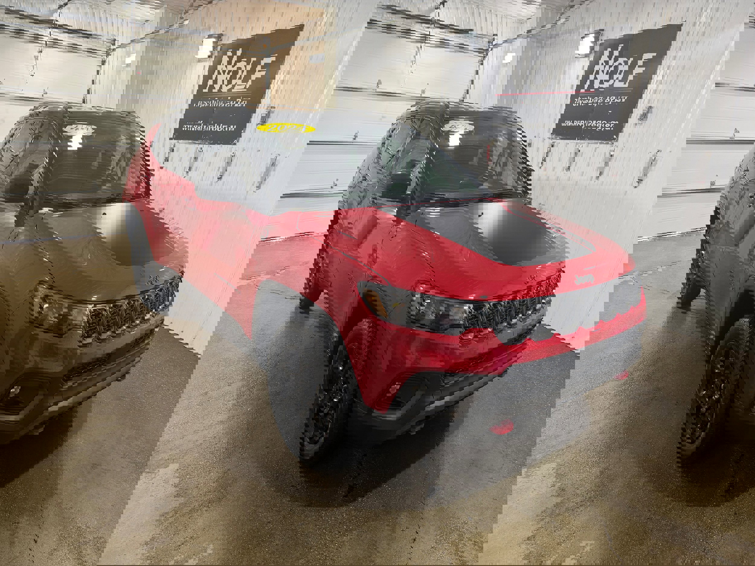 Used 2024 Jeep Compass Trailhawk image 2