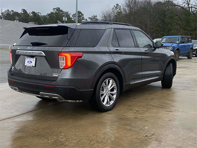 Certified 2020 Ford Explorer XLT w/ Equipment Group 202A image 3