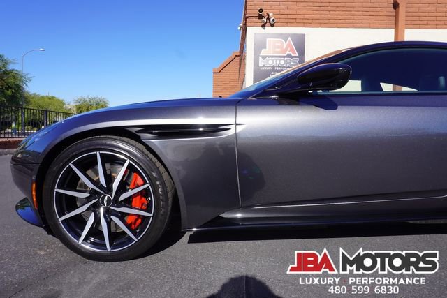 Used 2020 Aston Martin DB11 Coupe image 23