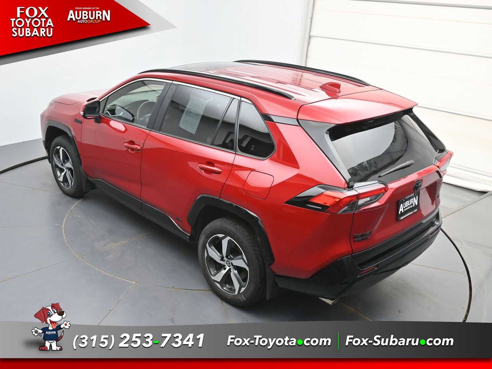 Used 2023 Toyota RAV4 SE w/ Weather & Moonroof Package AWD/4WD image 26