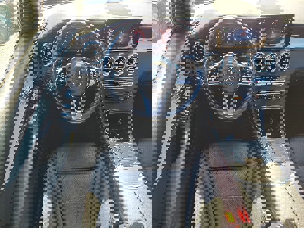 Used 2021 Mercedes-Benz GLC 300 4MATIC image 13