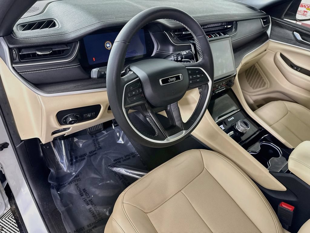 Used 2023 Jeep Grand Cherokee L Limited w/ Luxury Tech Group II AWD/4WD image 18