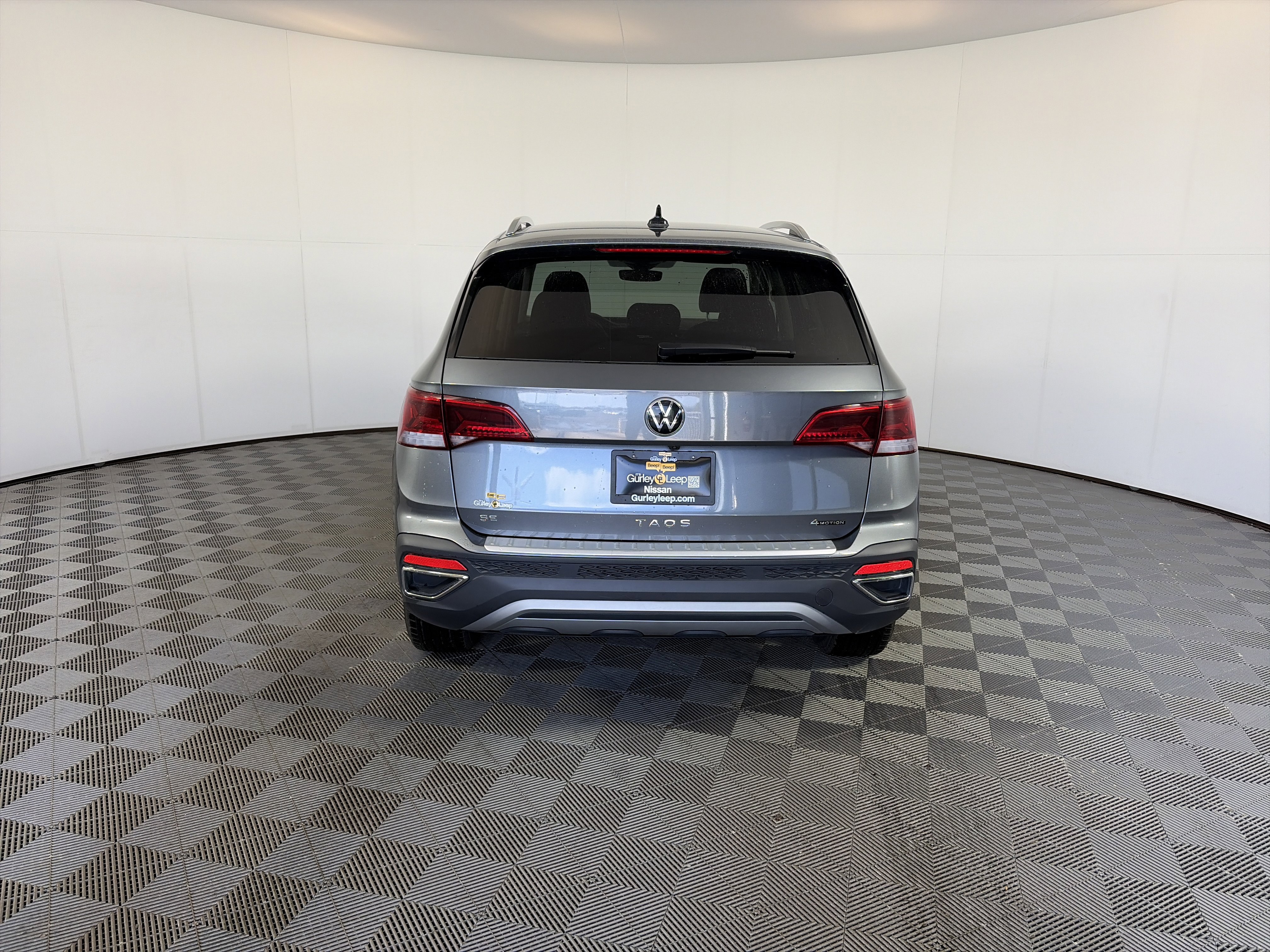 Used 2024 Volkswagen Taos SE image 9