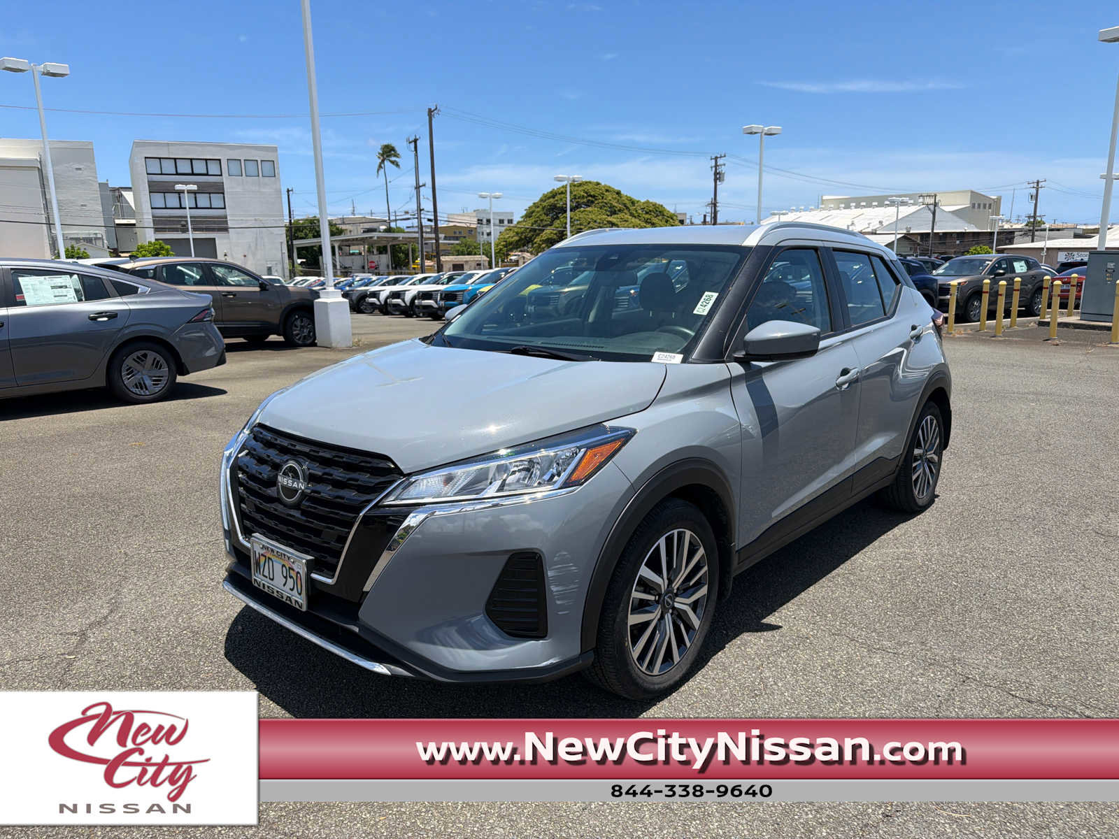 Used 2024 Nissan Kicks SV FWD image 1
