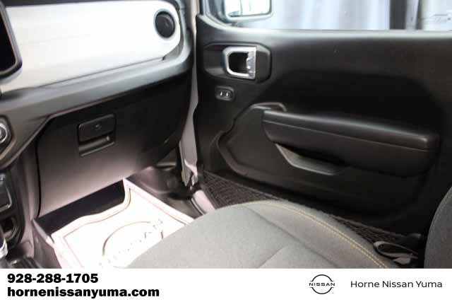 Used 2024 Jeep Wrangler Unlimited AWD/4WD image 11