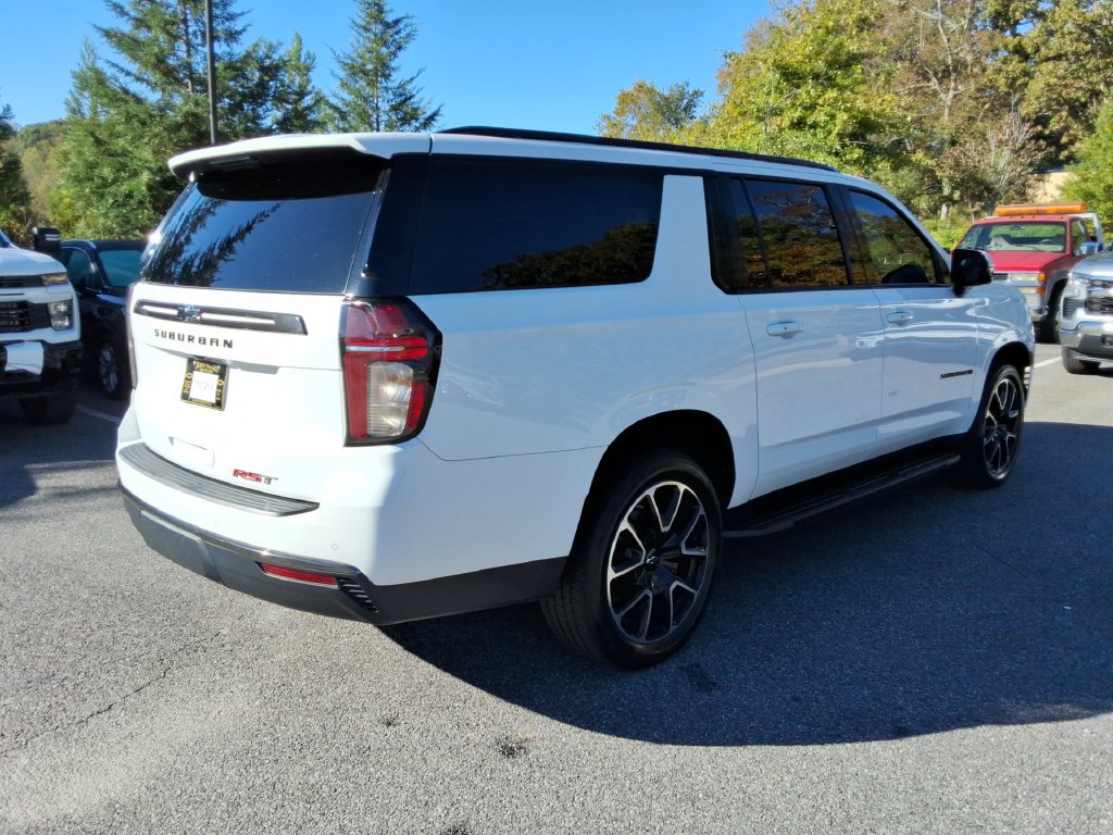 Certified 2022 Chevrolet Suburban RST w/ Luxury Package AWD/4WD image 5
