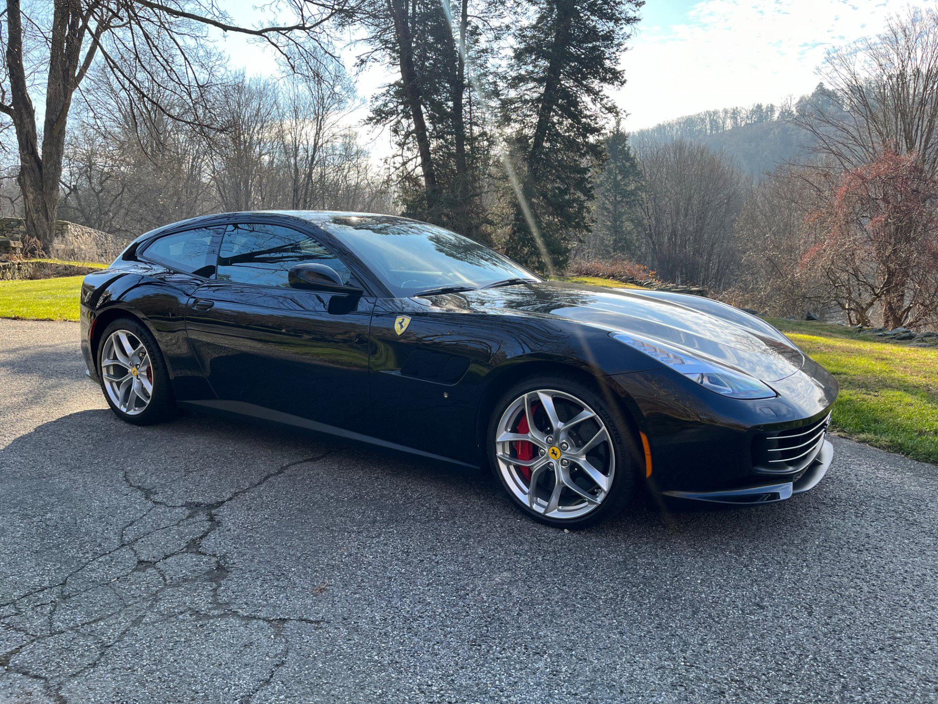 Used 2018 Ferrari GTC4Lusso T RWD image 10