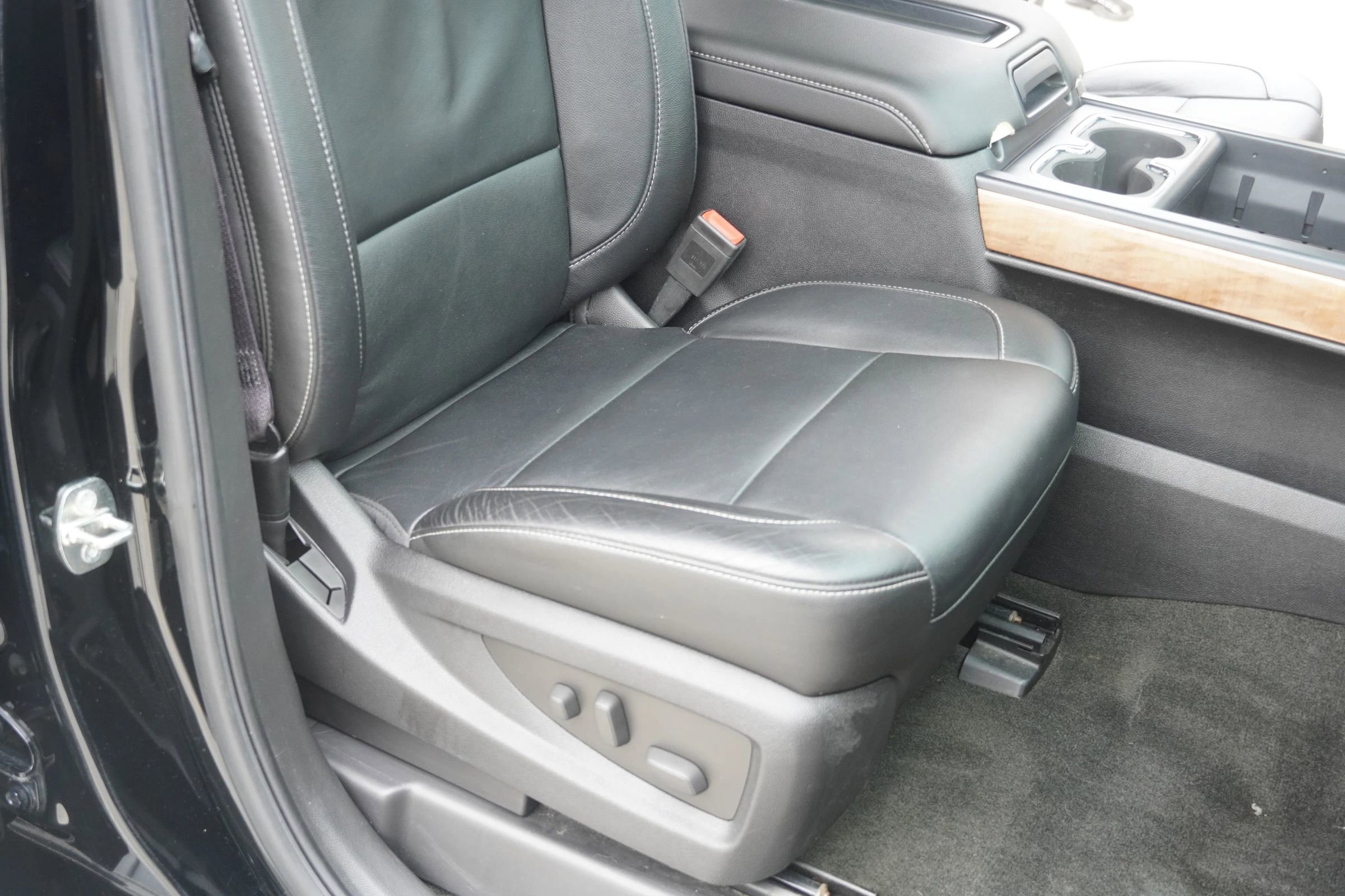 Used 2015 Chevrolet Silverado 1500 LTZ image 35