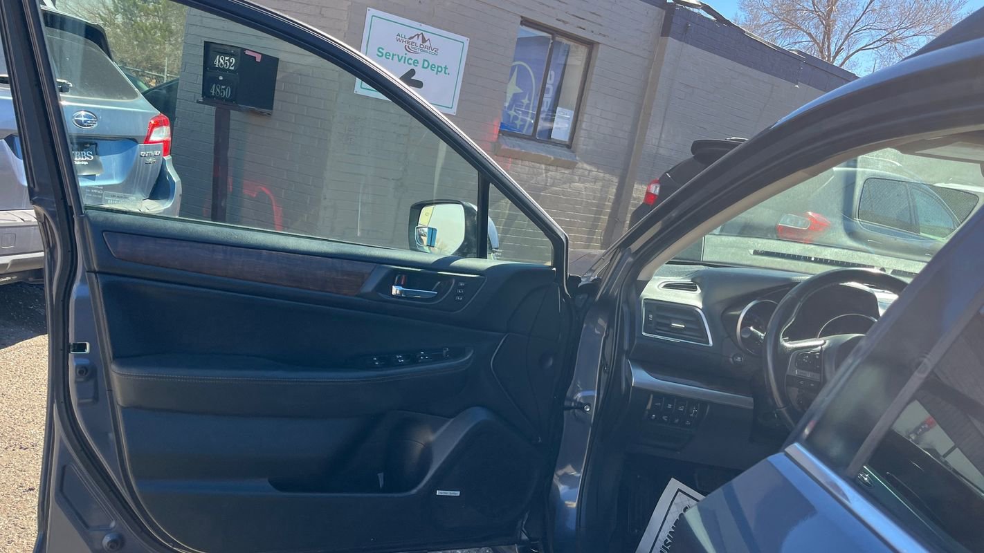 Used 2017 Subaru Outback 2.5i Limited image 10