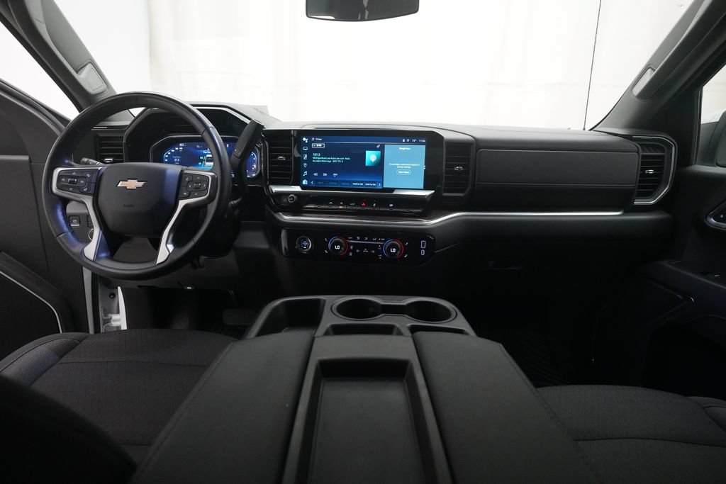 Used 2024 Chevrolet Silverado 1500 LT AWD/4WD image 5