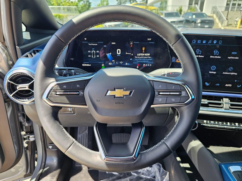 Used 2026 Chevrolet Equinox EV LT AWD/4WD image 24