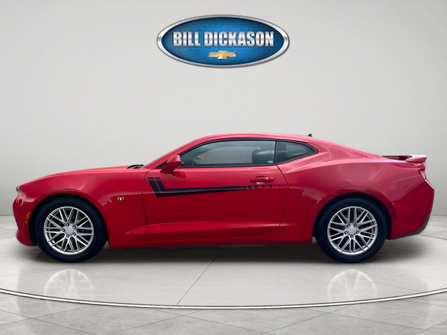 Used 2017 Chevrolet Camaro LT w/ Technology Package RWD image 4