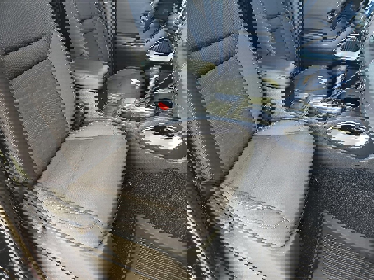 Used 2024 Nissan Frontier SV image 10