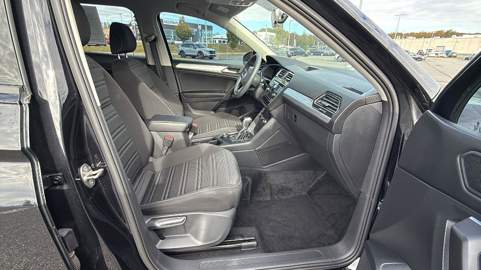 Used 2022 Volkswagen Tiguan S image 17