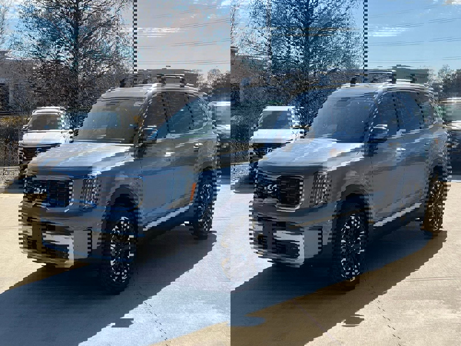 Used 2025 Kia Telluride SX w/ SX Captain's Chair Package image 5