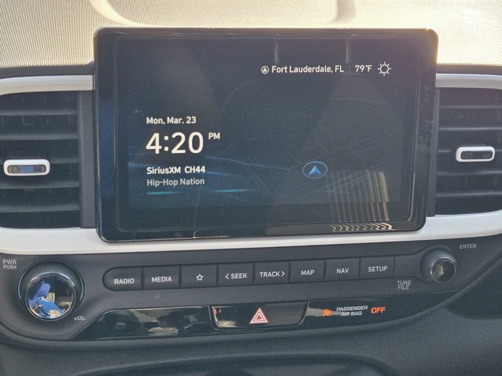 Certified 2025 Hyundai Venue Limited image 17