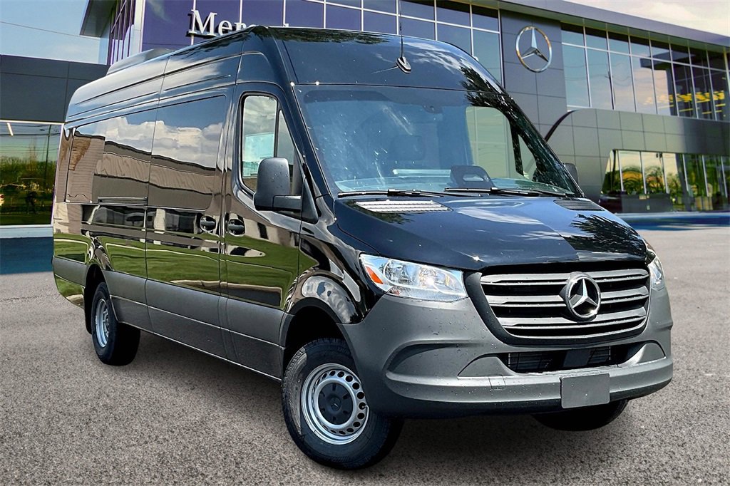 New 2025 Mercedes-Benz Sprinter 3500 image 1