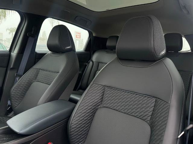 New 2026 Nissan Leaf Platinum+ w/ Cargo Package (Platinum+) FWD image 14