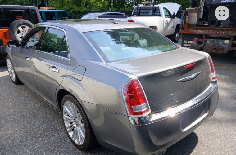 Used 2011 Chrysler 300 C w/ Sound Group RWD image 4