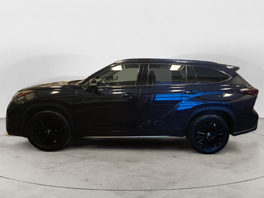 Used 2025 Toyota Highlander XSE AWD/4WD image 2