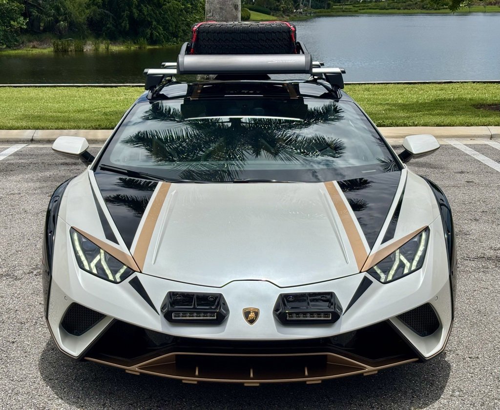 Used 2024 Lamborghini Huracan Sterrato image 4