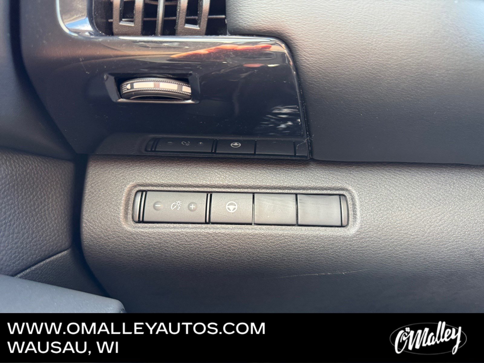 Used 2024 Nissan Pathfinder SV image 18