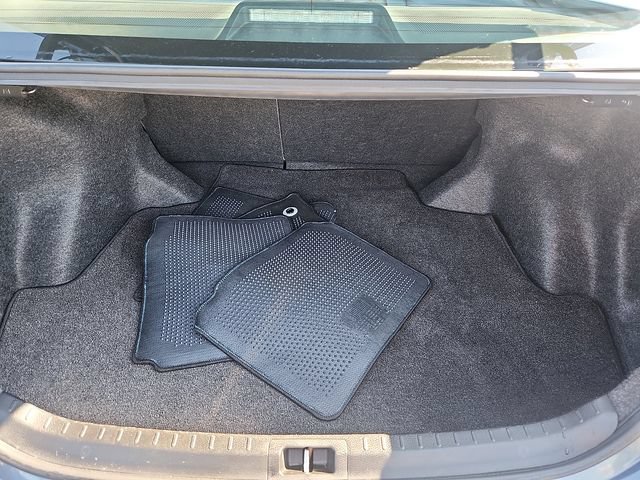 Used 2015 Toyota Corolla LE FWD image 28