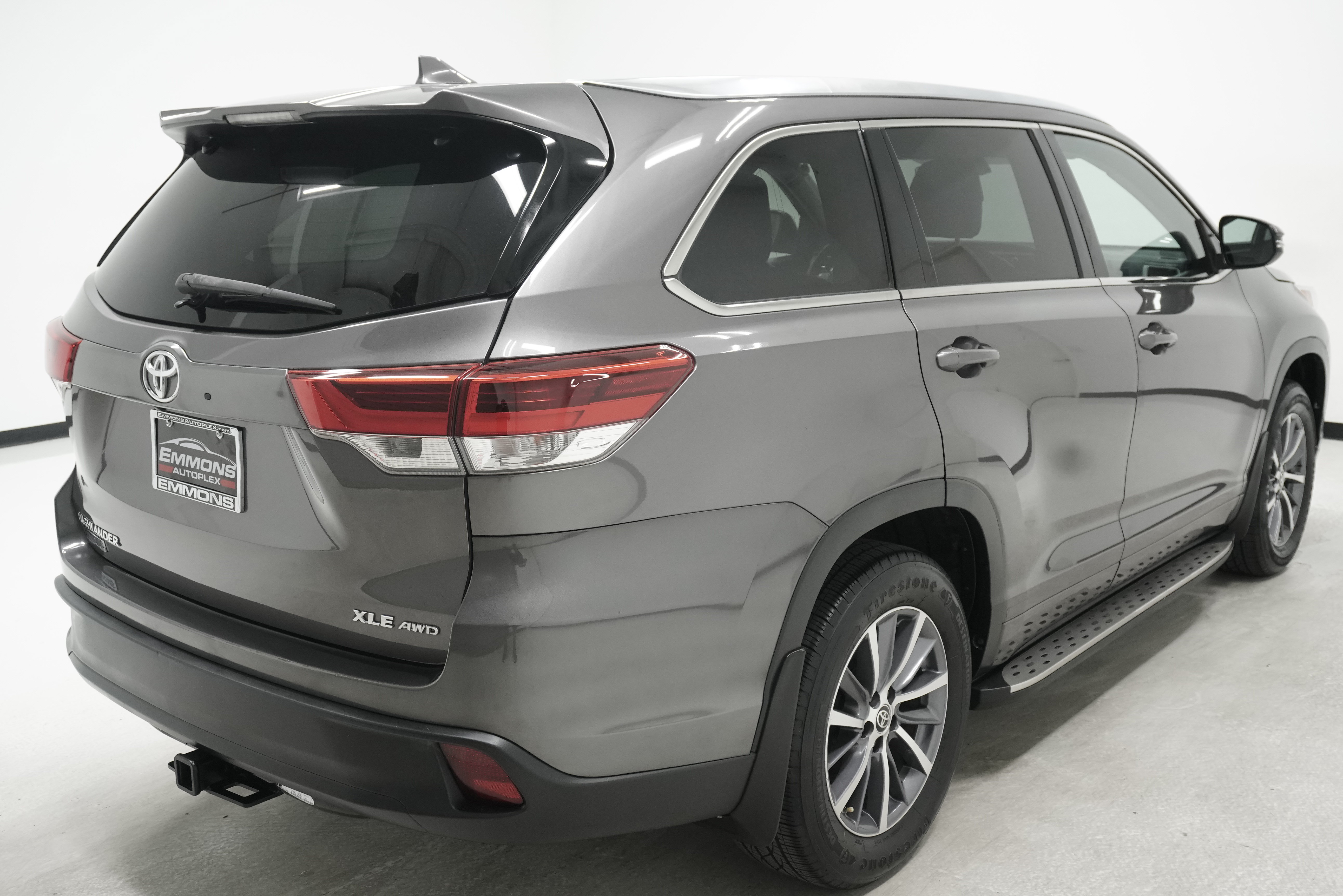 Used 2017 Toyota Highlander XLE AWD/4WD image 4