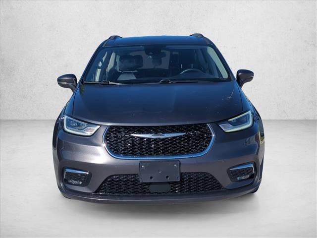 Used 2022 Chrysler Pacifica Touring-L image 2