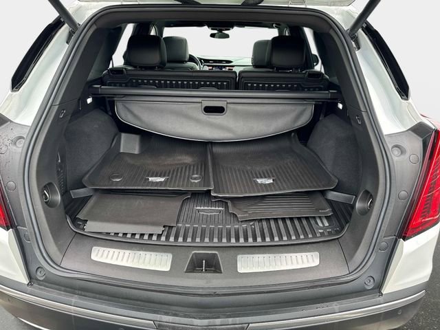 Certified 2022 Cadillac XT5 Premium Luxury w/ LPO, Floor Liner Package AWD/4WD image 5