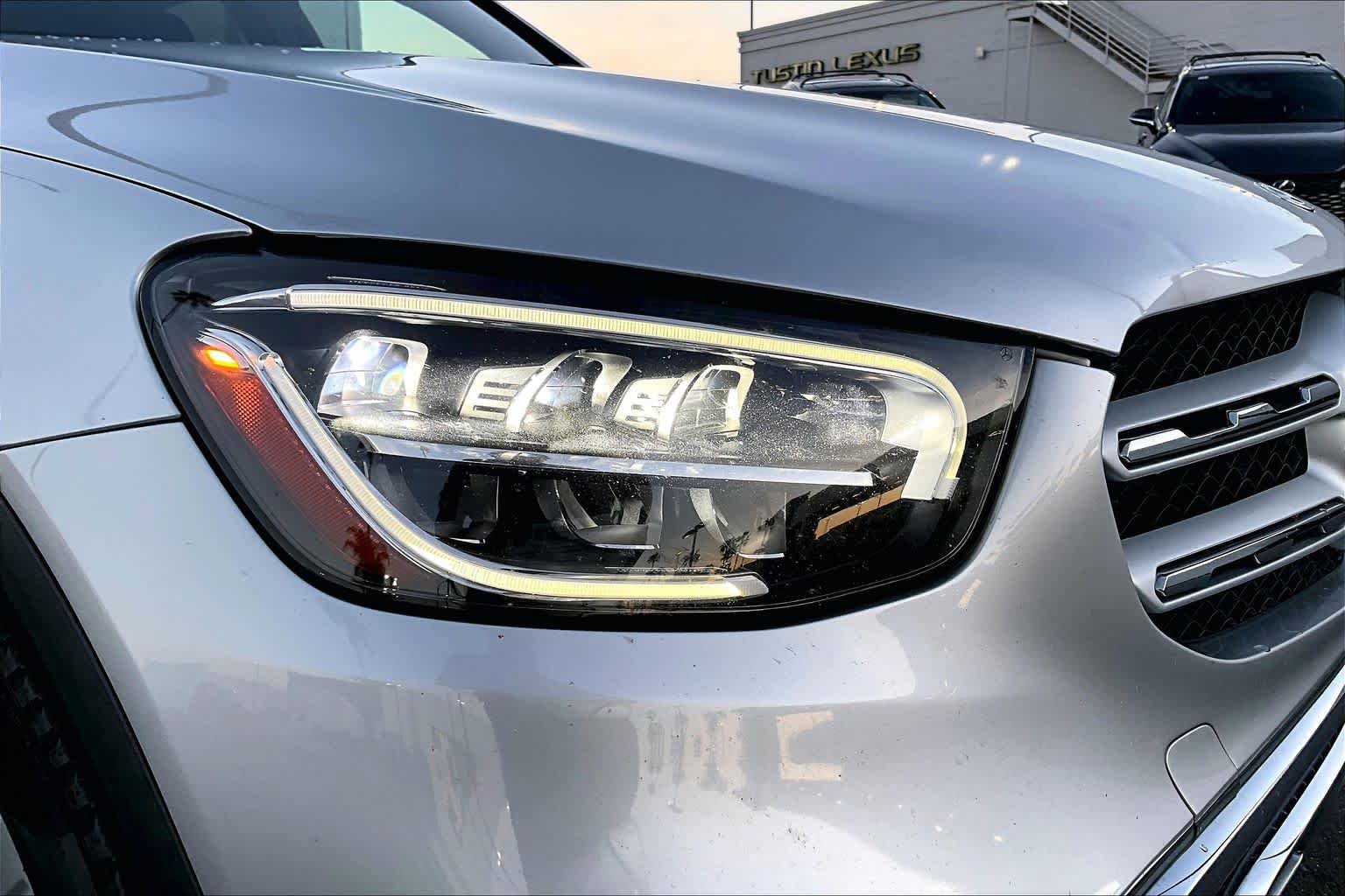 Used 2020 Mercedes-Benz GLC 300 4MATIC image 25