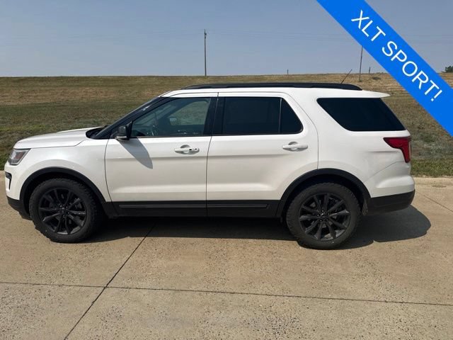 Used 2019 Ford Explorer XLT w/ XLT Sport Appearance Package AWD/4WD image 11