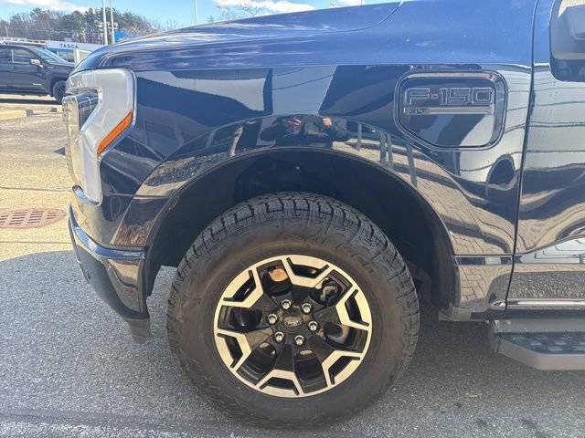 Used 2023 Ford F150 Lightning XLT image 4