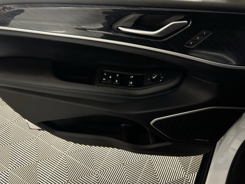 Used 2023 Jeep Grand Cherokee Trailhawk w/ Advanced Protech Group II image 25