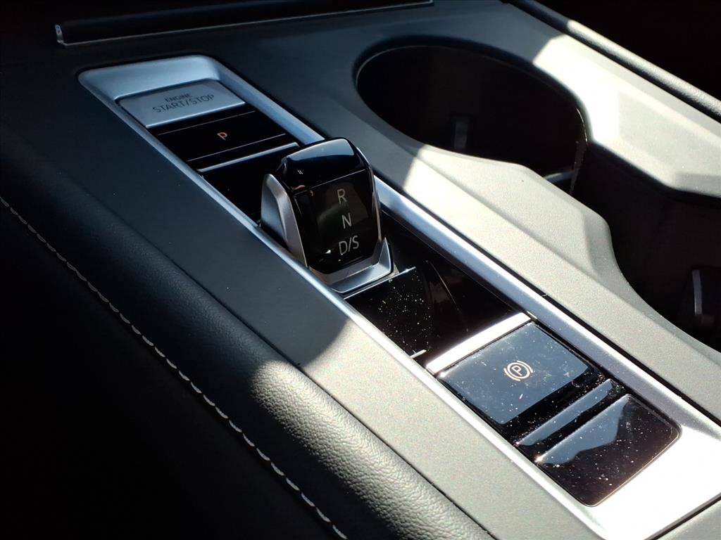 Used 2024 Volkswagen Atlas Cross Sport SE image 16