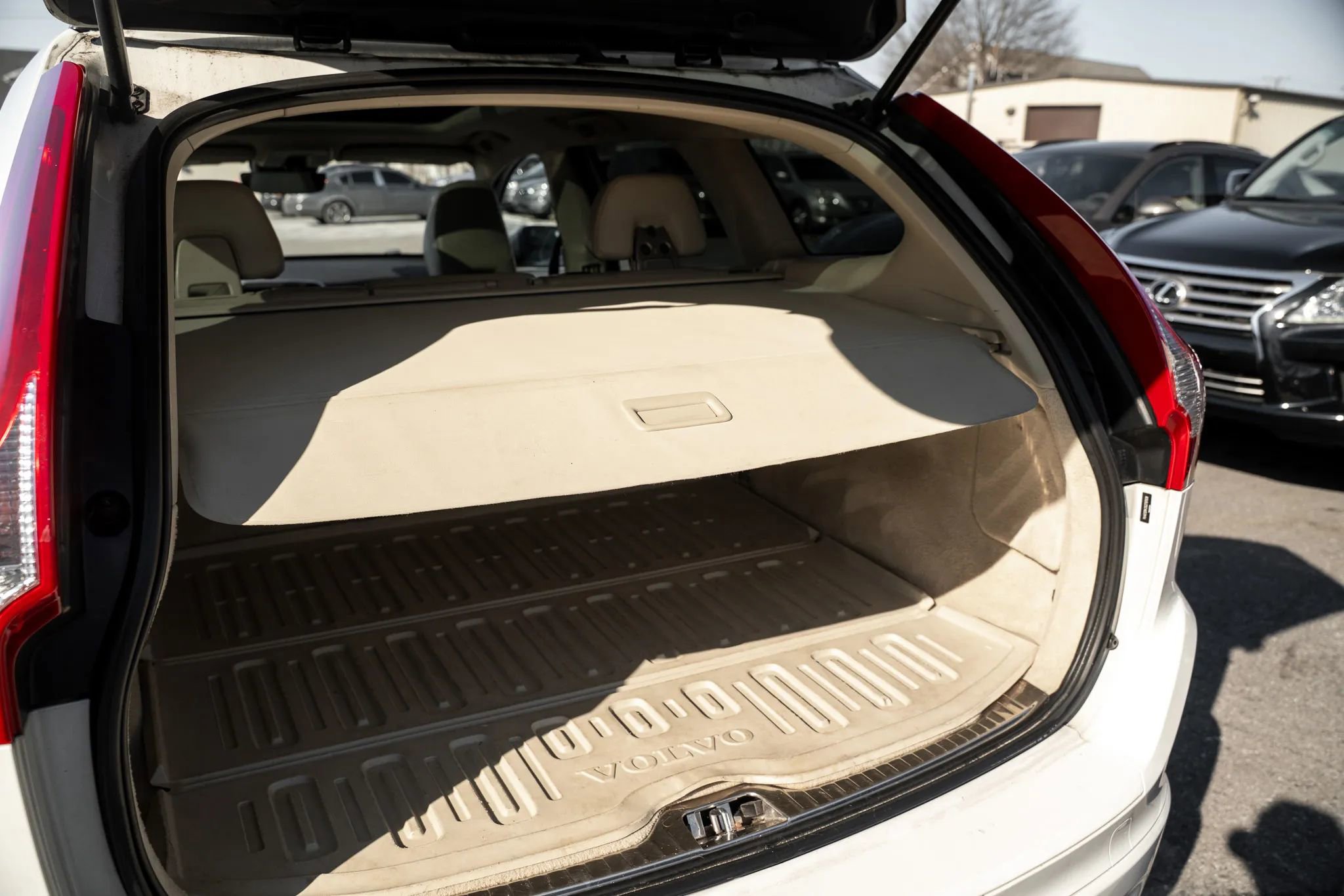 Used 2016 Volvo XC60 T5 Premier image 9