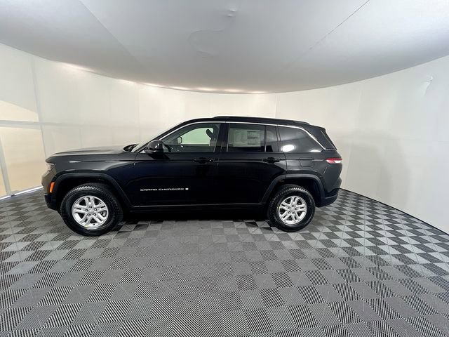 New 2025 Jeep Grand Cherokee Laredo image 5