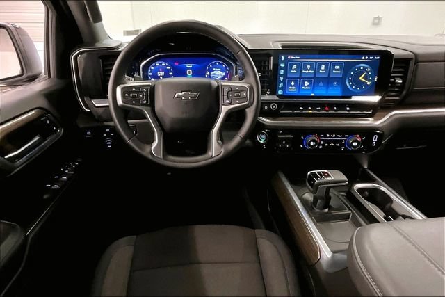 Used 2024 Chevrolet Silverado 1500 RST AWD/4WD image 6