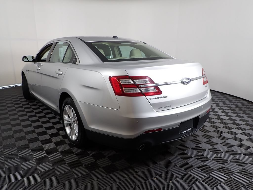 Used 2015 Ford Taurus SEL w/ Equipment Group 201A FWD image 12
